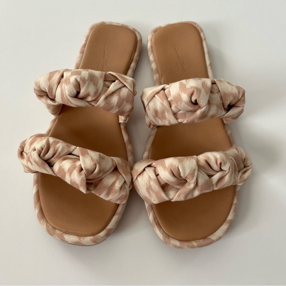 Universal Thread Women’s Slides
